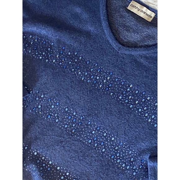 Cathy Daniels SZ 1X Woman’s Beautiful Blue Sweater With Embellishments - Picture 4 of 10